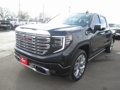 Certified 2024 GMC Sierra 1500 Denali w/ Denali Reserve Package AWD/4WD image 12
