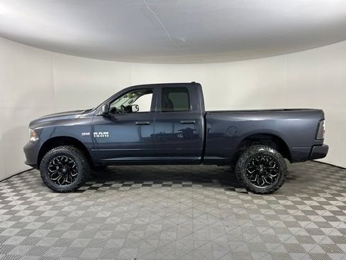 Used 2018 RAM 1500 Express w/ Express Value Package AWD/4WD image 3
