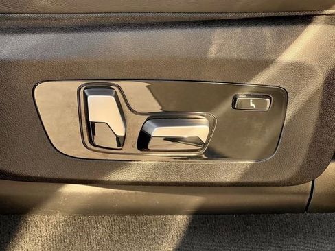 Used 2021 BMW ALPINA XB7 image 31