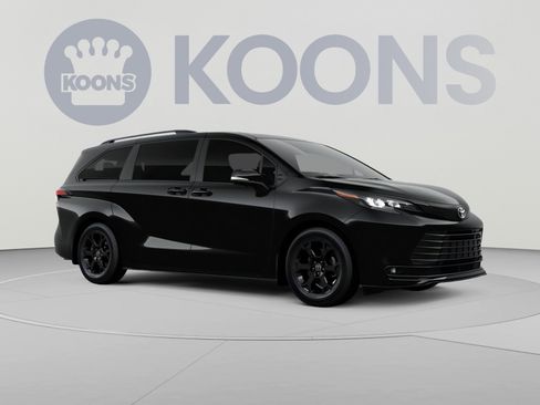 New 2026 Toyota Sienna XLE Woodland Edition AWD/4WD image 17