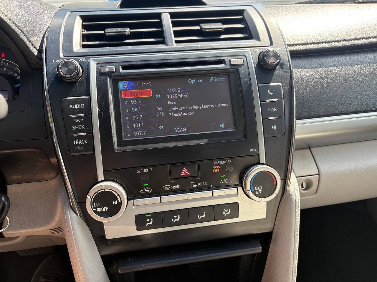 Used 2013 Toyota Camry LE FWD image 17