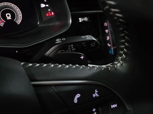 Used 2019 Audi Q8 Prestige image 24