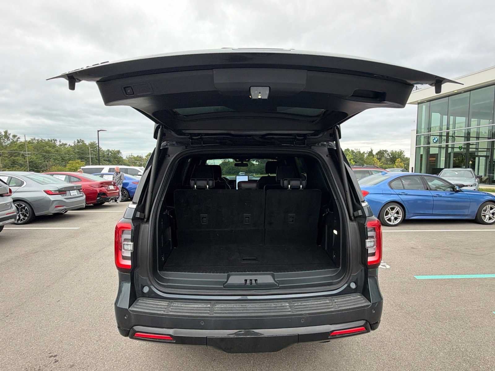 Used 2023 Ford Expedition Limited AWD/4WD image 28
