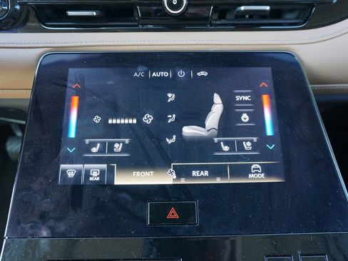 Used 2025 INFINITI QX80 Sensory image 11