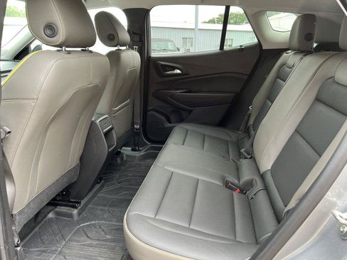 Used 2024 Chevrolet Trax ACTIV w/ Sunroof Package FWD image 4
