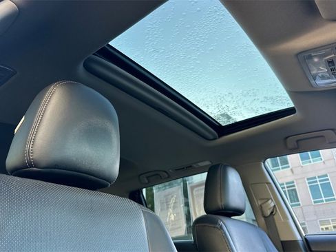 Used 2017 Toyota Highlander Limited image 17