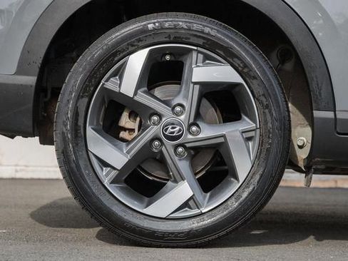 Used 2021 Hyundai Venue SEL w/ Premium Package image 14