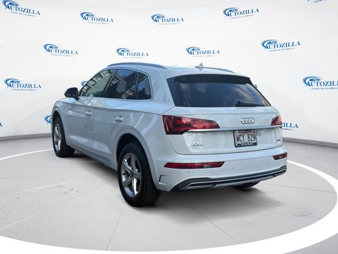 Used 2021 Audi Q5 Premium w/ Convenience Package AWD/4WD image 3