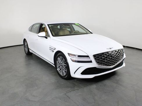 Used 2025 Genesis G80 2.5T image 12