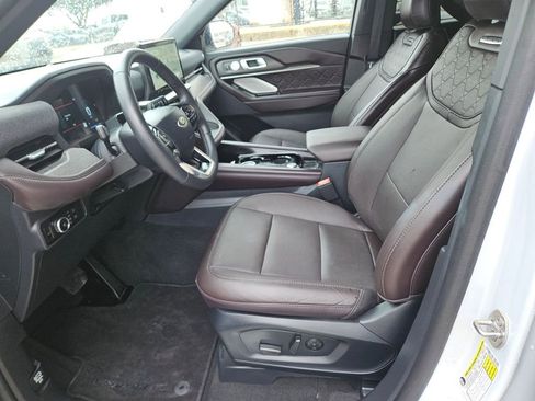 Used 2025 Ford Explorer Platinum w/ LUX Leather Package AWD/4WD image 11