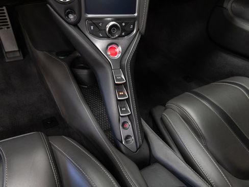 Used 2019 McLaren 720S Luxury RWD image 17
