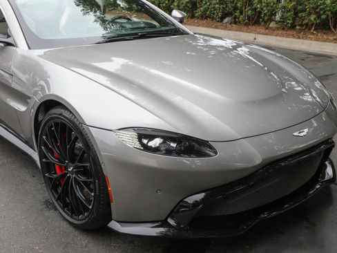 Used 2023 Aston Martin V8 Vantage Roadster RWD image 11