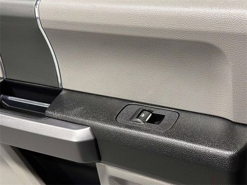 Used 2018 Ford F350 XLT w/ XLT Premium Package image 21