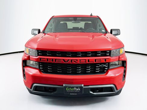 Used 2020 Chevrolet Silverado 1500 Custom w/ Custom Value Package AWD/4WD image 2