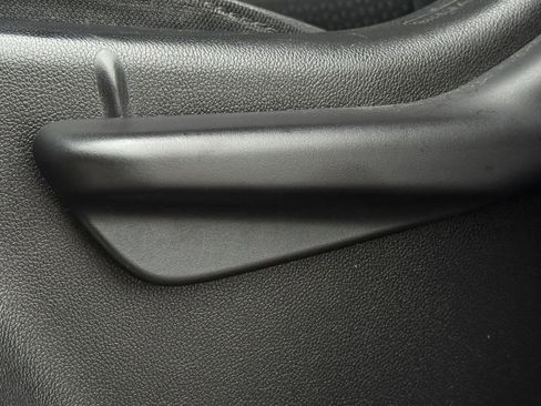 Used 2021 Chevrolet Silverado 1500 Custom image 21