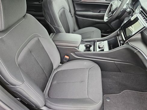 New 2026 Jeep Grand Cherokee L Laredo image 15