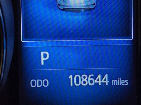 Used 2018 Toyota C-HR XLE FWD image 10