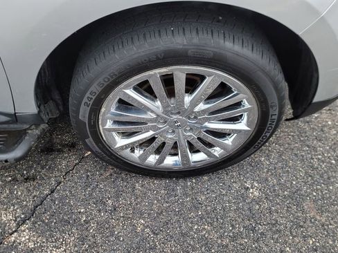 Used 2013 Lincoln MKX AWD image 15