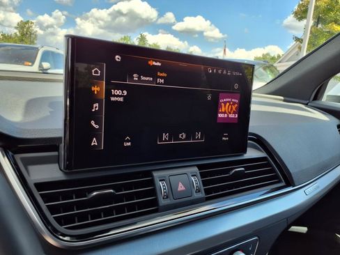 Certified 2025 Audi Q5 2.0T Premium w/ Convenience Plus Package image 21