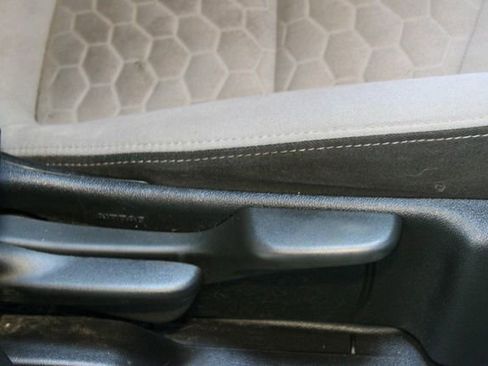 Used 2019 Chevrolet Equinox LT image 12