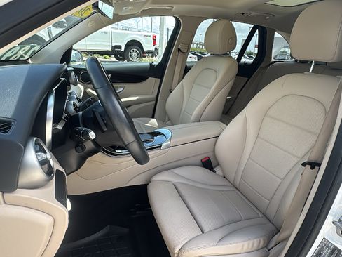 Used 2022 Mercedes-Benz GLC 300 image 14