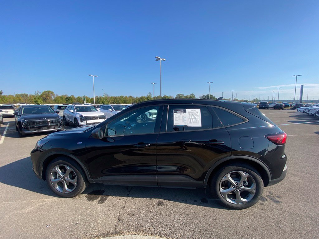 Used 2025 Ford Escape ST-Line FWD image 6