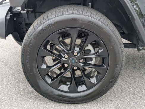 Used 2025 Jeep Wrangler Unlimited Sahara w/ Safety Group AWD/4WD image 14