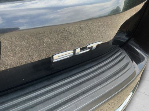 Used 2024 GMC Yukon XL SLT RWD image 30