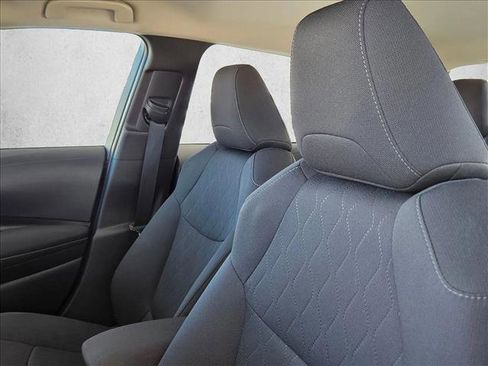 Used 2022 Toyota Corolla LE image 18