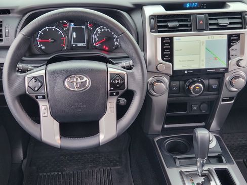 Used 2022 Toyota 4Runner SR5 Premium w/ Moonroof Package AWD/4WD image 27