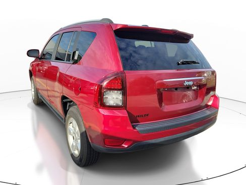 Used 2016 Jeep Compass Latitude FWD image 3