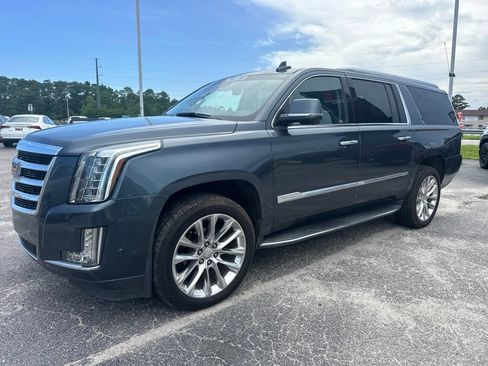 Used 2020 Cadillac Escalade ESV Premium Luxury AWD/4WD image 7