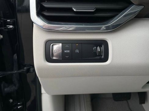 Used 2024 GMC Acadia Denali FWD image 13