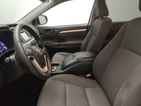 Used 2018 Toyota Highlander LE w/ Protection Package #3 image 17