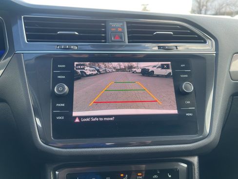 Used 2022 Volkswagen Tiguan SE image 28