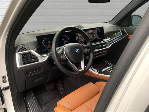 Used 2024 BMW X5 xDrive40i w/ Parking Assistance Package AWD/4WD image 14