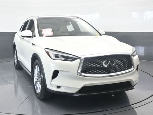 Used 2021 INFINITI QX50 Essential w/ Convenience Package image 9