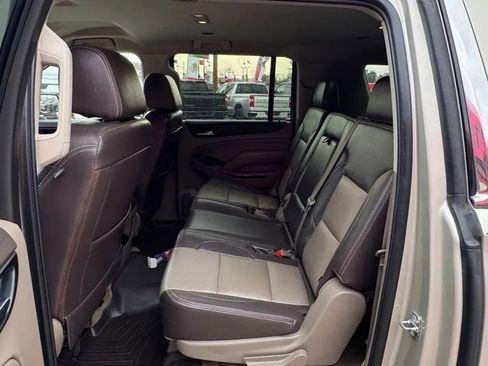 Used 2016 GMC Yukon XL SLE w/ Convenience Package image 9