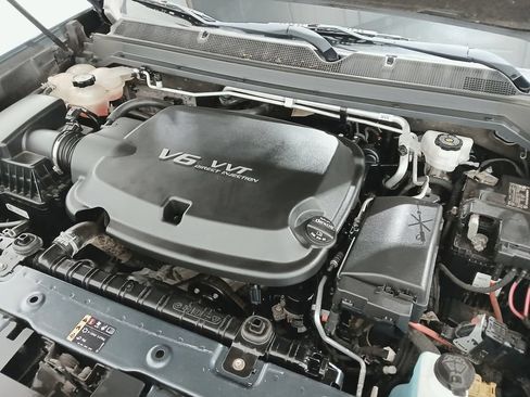 Used 2019 Chevrolet Colorado LT w/ LT Convenience Package AWD/4WD image 32