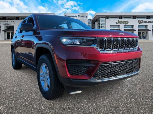 New 2025 Jeep Grand Cherokee Laredo w/ Luxury Tech Group I RWD image 2