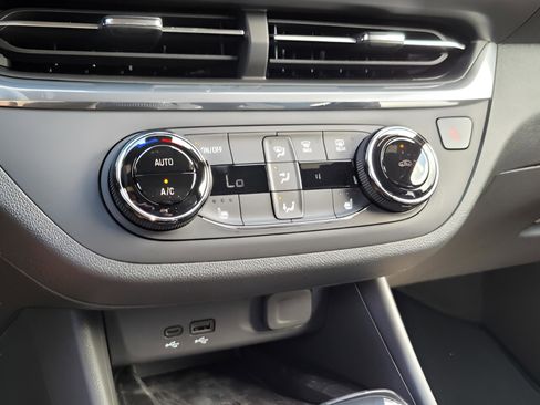 New 2025 Buick Envista Preferred w/ Convenience I Package image 35