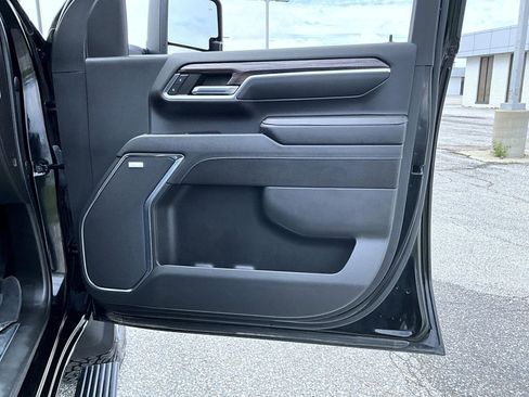 Used 2024 Chevrolet Silverado 3500 LTZ w/ LTZ Convenience Package AWD/4WD image 16