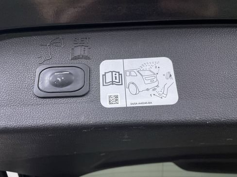 Used 2019 Ford Escape Titanium AWD/4WD image 30