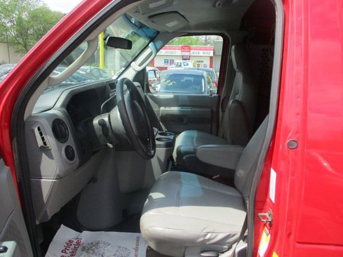 Used 2011 Ford E-150 and Econoline 150 w/ Commercial Cargo Van Pkg image 10