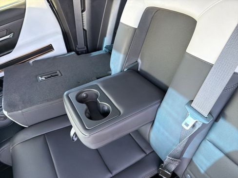 Used 2024 GMC Hummer EV 2X w/ LPO, Illumination Package image 14