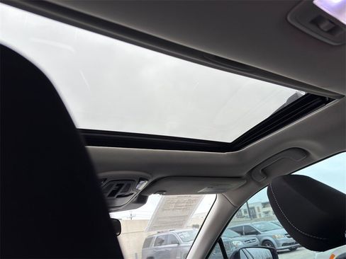 Used 2024 Subaru Outback Premium image 37