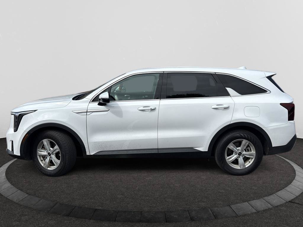 Used 2024 Kia Sorento LX FWD image 8