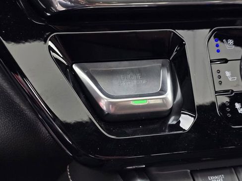 New 2025 GMC Sierra 2500 Denali Ultimate AWD/4WD image 24