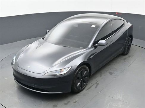 Used 2025 Tesla Model 3 image 34