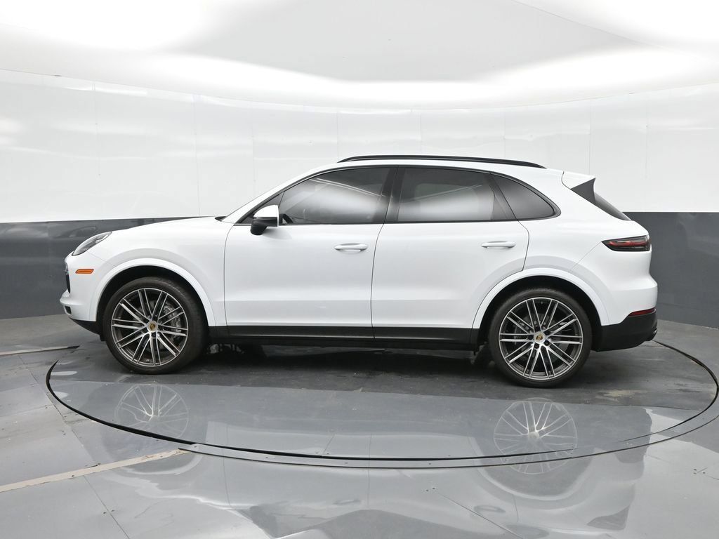 Certified 2023 Porsche Cayenne Platinum Edition AWD/4WD image 2